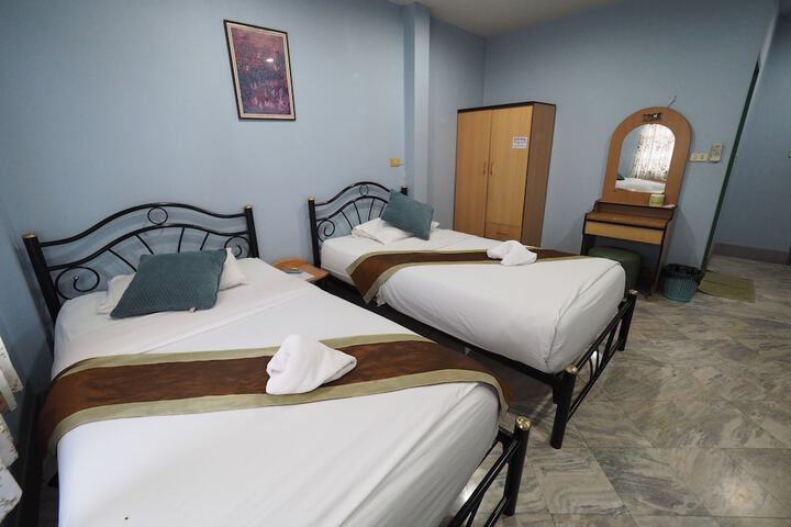 Room 18 of 51