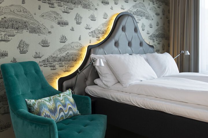 Room 10 of 48