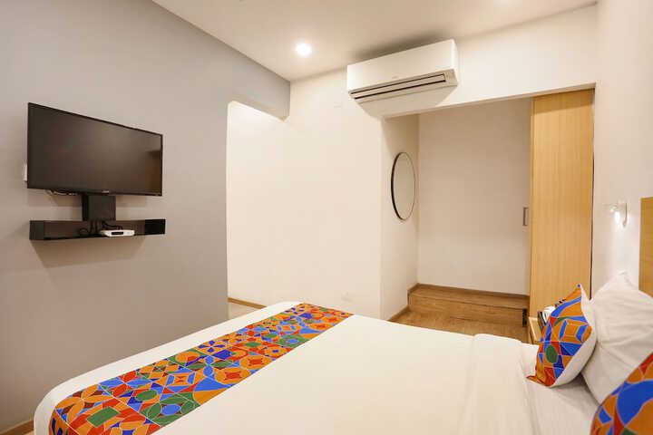 Room 19 of 33