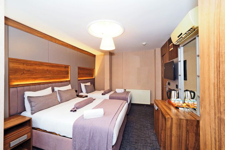 Room 9 of 38