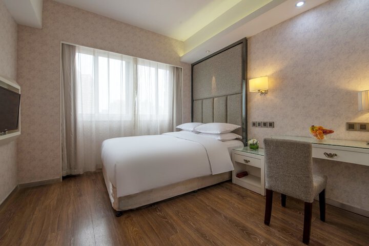 Room 18 of 130