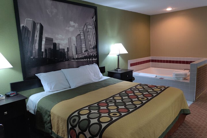 1 King Bed (15 of 18)
