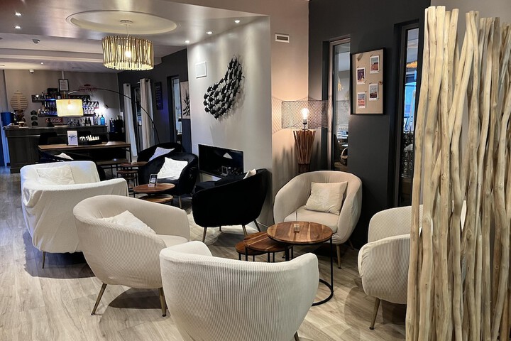 Guest Lobby