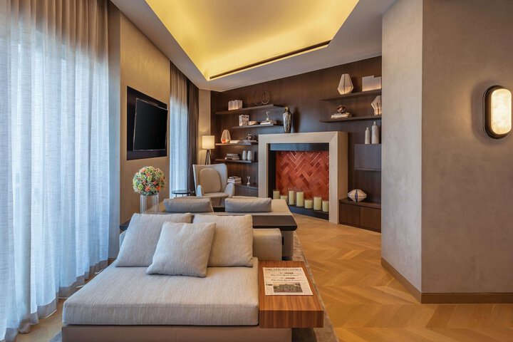 Room 34 of 202