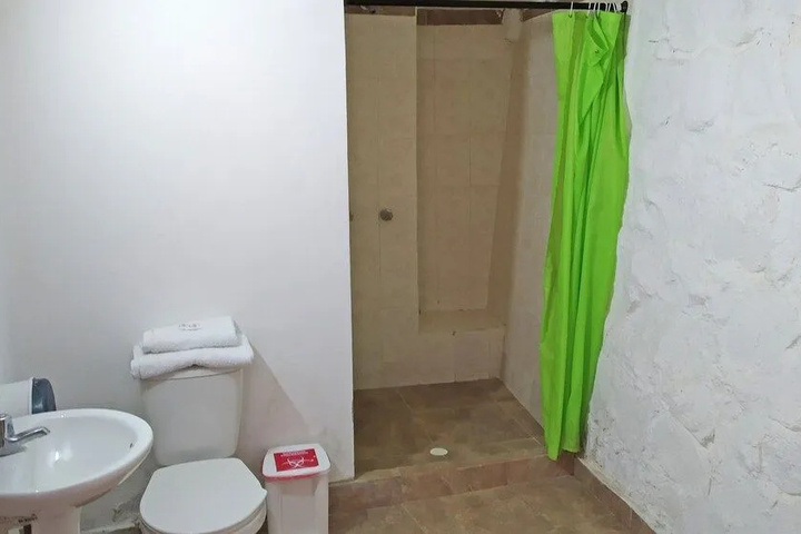 Room 8 of 13