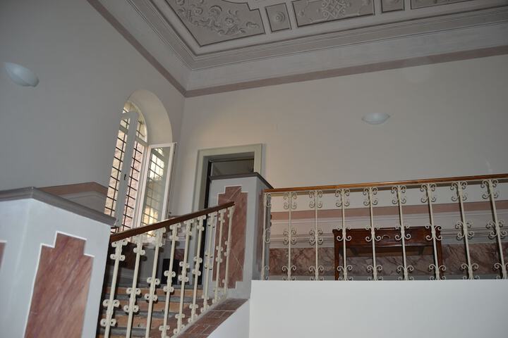 Hotel 8 of 9