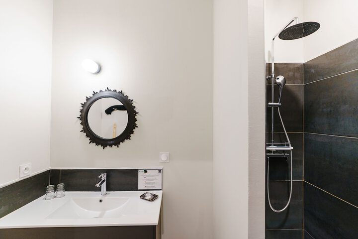 Room 119 of 210