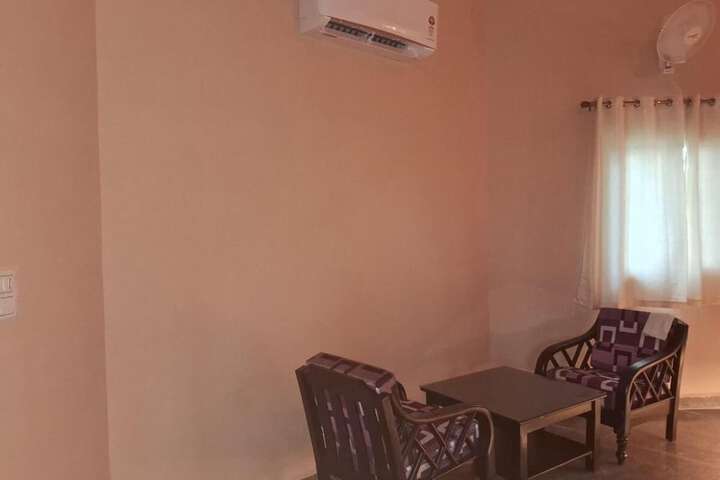 Room 8 of 32