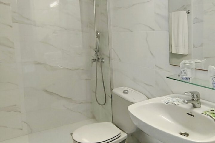 Room 15 of 22