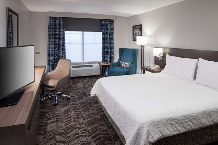 1 King Bed (6 of 11)
