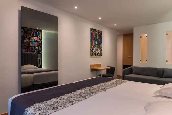 Room 44 of 104