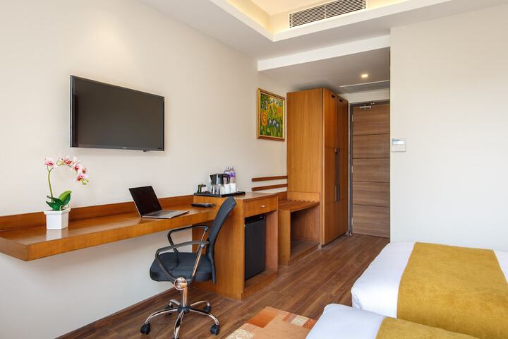 Room 8 of 63
