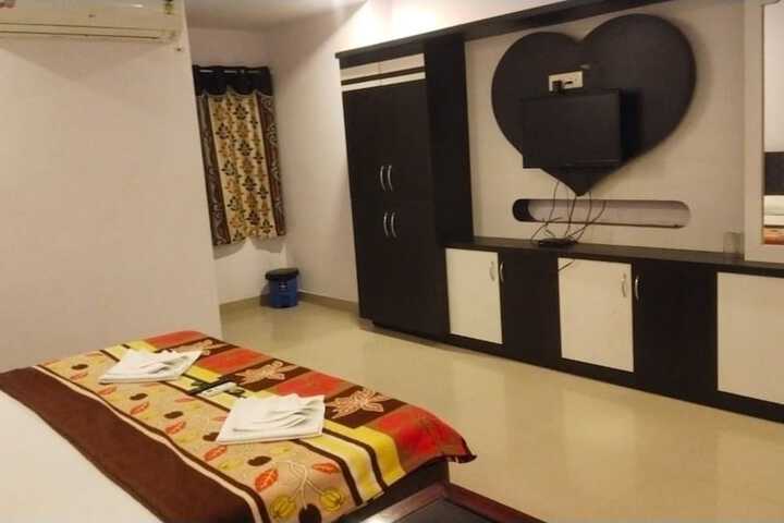 Room 15 of 26