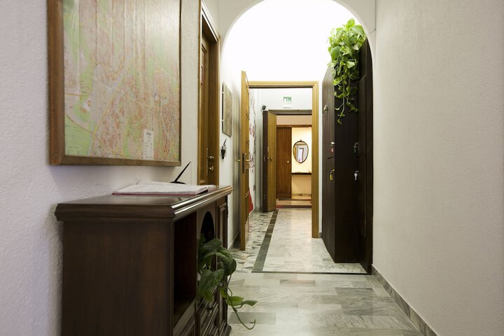 Ballroom/Hall 19 of 23