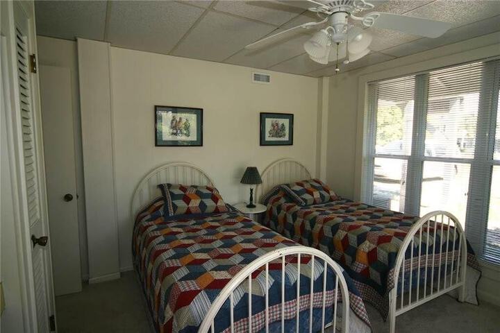 Room 5 of 13