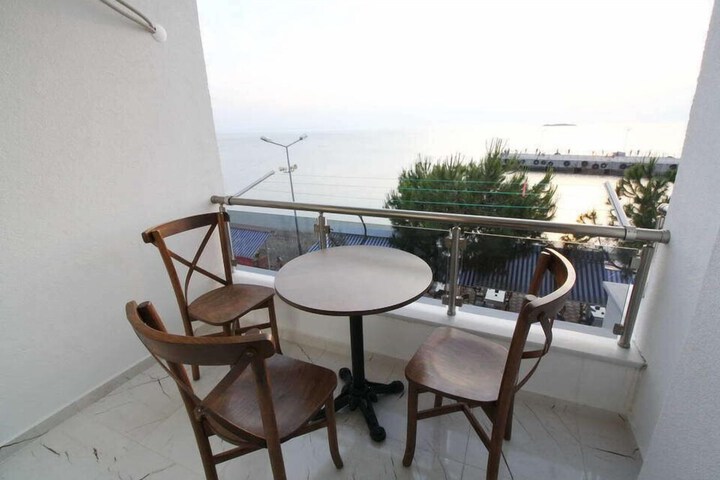 Terrace/Patio 11 of 18