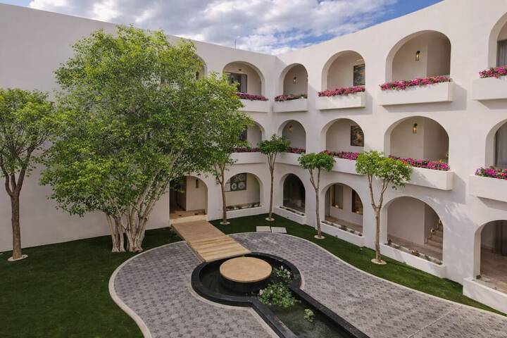 Hotel Exterior 48 of 62