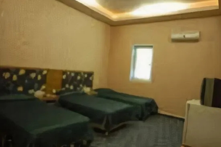 Room 6 of 9