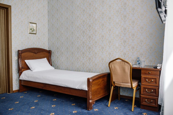 Room 5 of 48