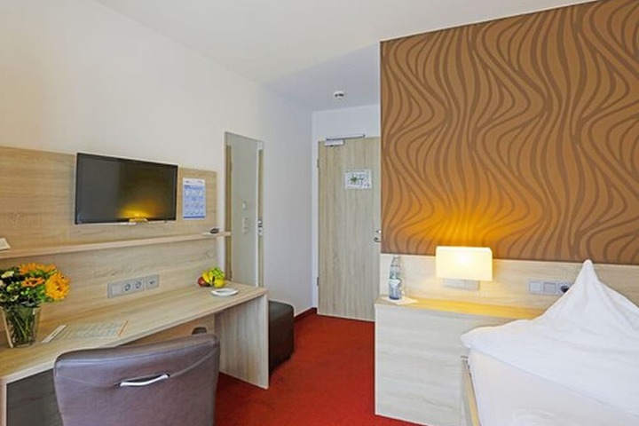 Room 10 of 44