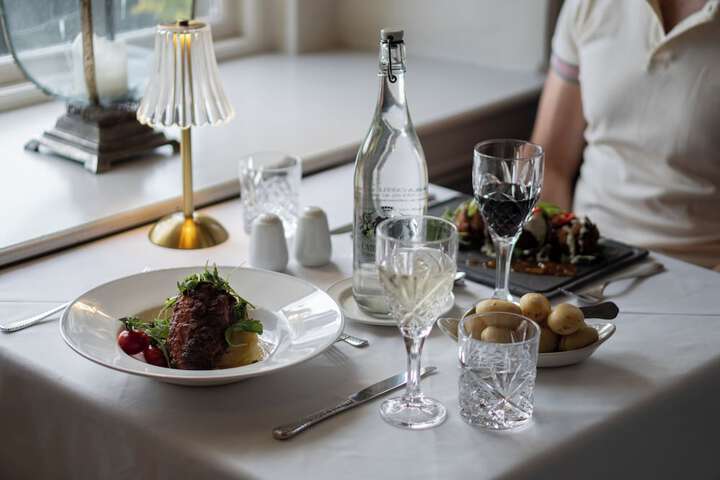 Dining 56 of 103