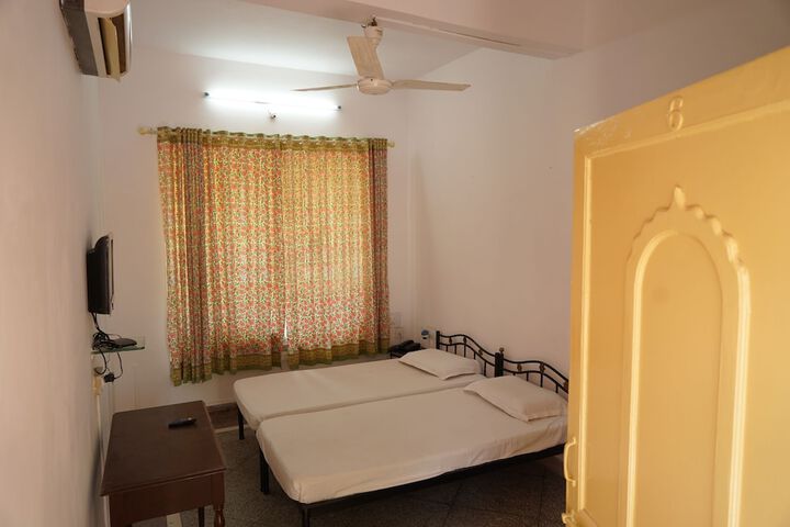 Room 13 of 71