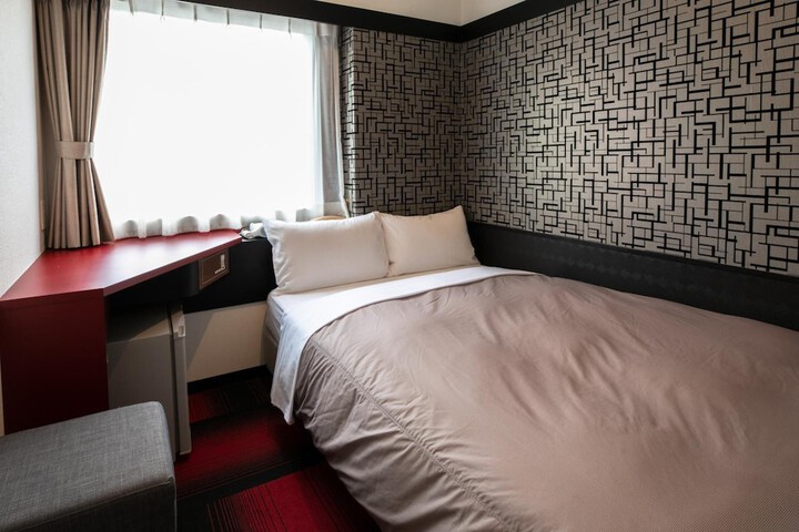 Room 11 of 39
