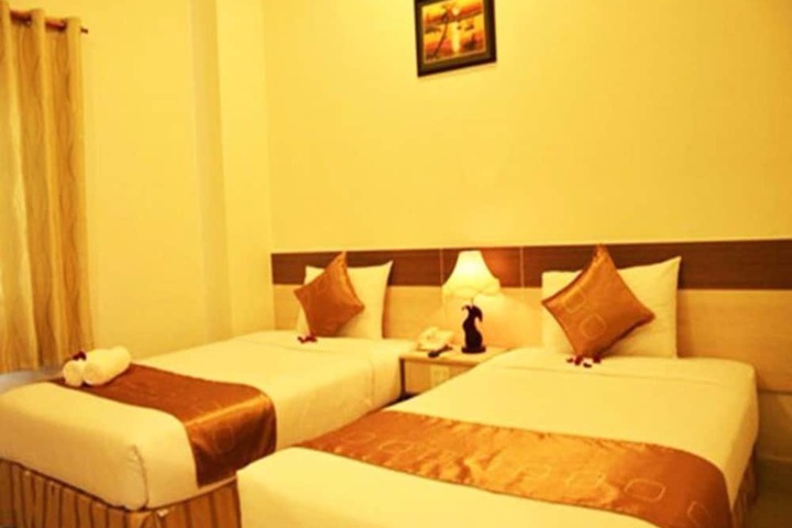 Room 10 of 36