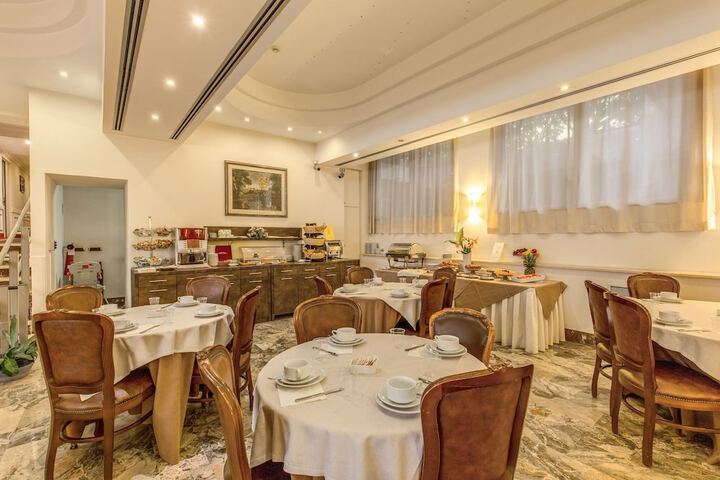 Dining 50 of 76