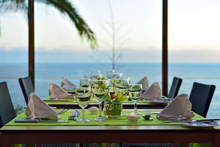 Dining 135 of 250