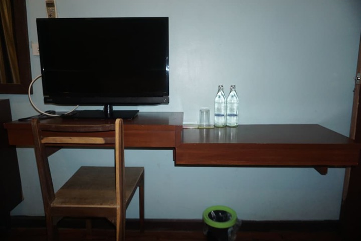 Room 16 of 27