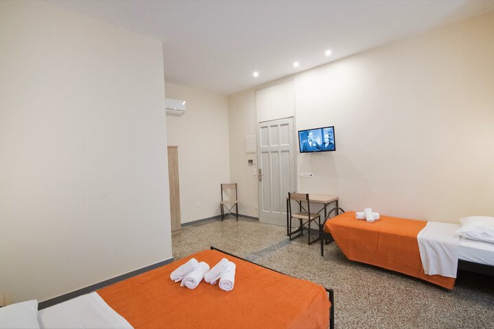 Room 16 of 44