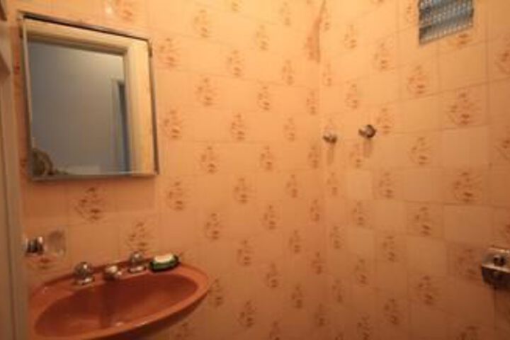 Room 4 of 24