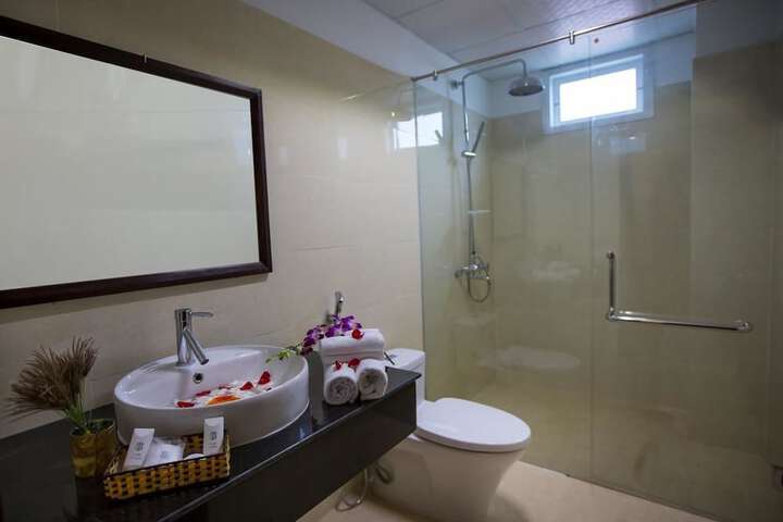 Room 10 of 17