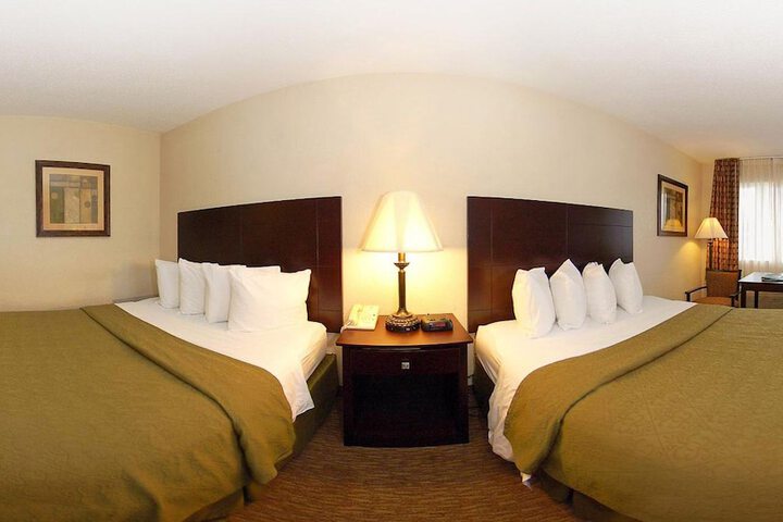 Room 8 of 32