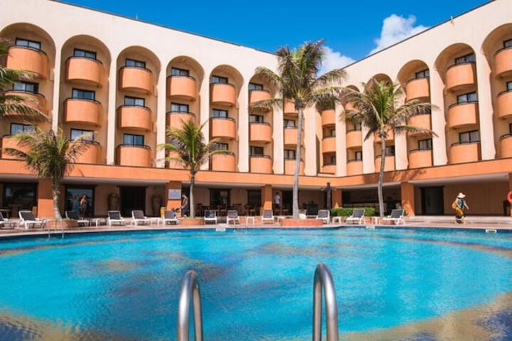 Pools & Facilities
