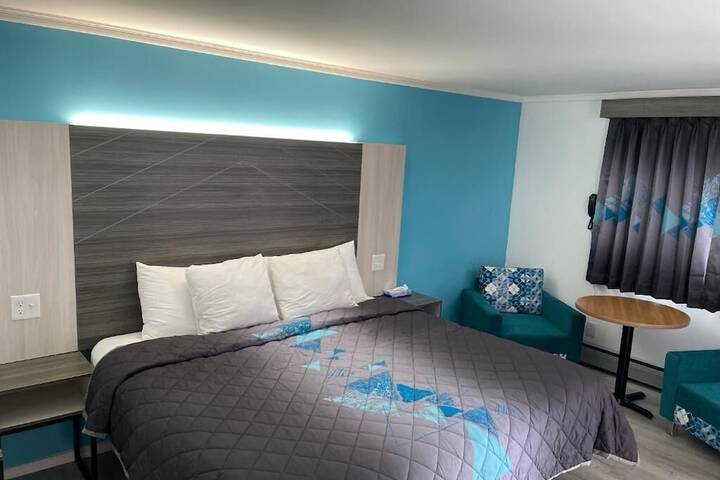 Room 4 of 42