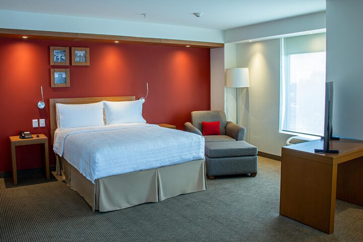 Room 11 of 36