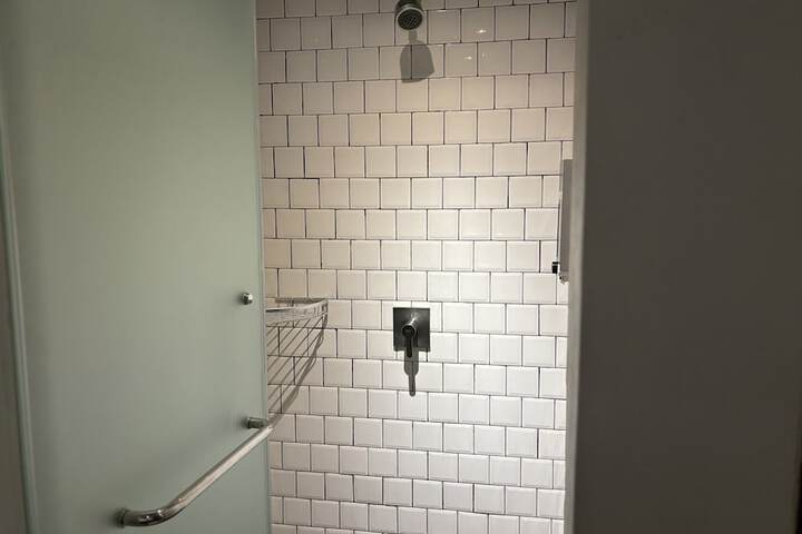 Room 14 of 38