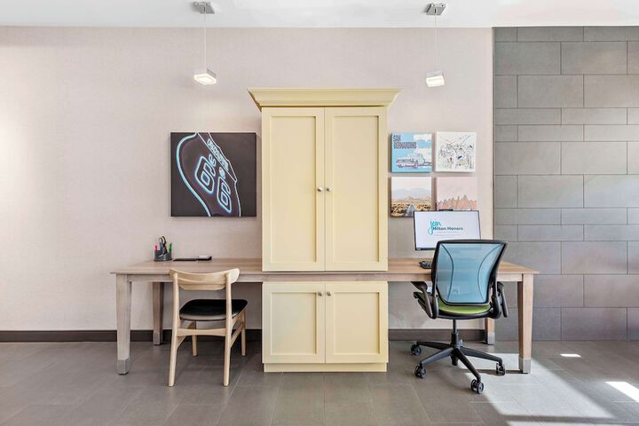 Business Center 35 of 40