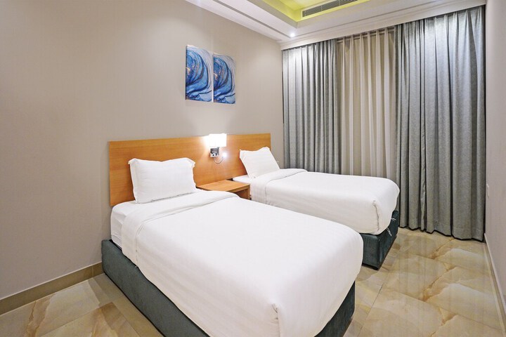 Room 25 of 42