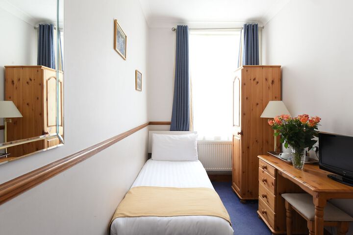 Room 17 of 52