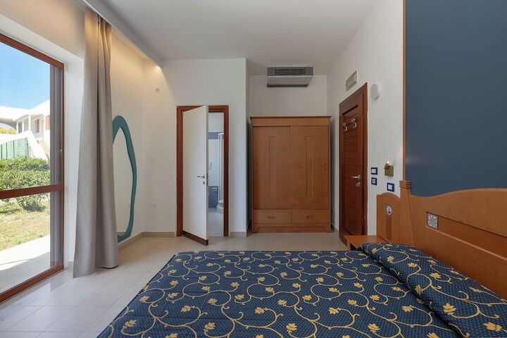 Room 21 of 59