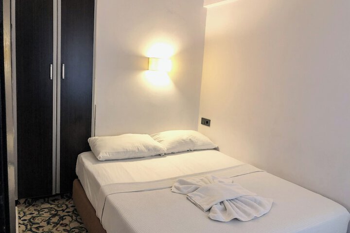 Room 7 of 29
