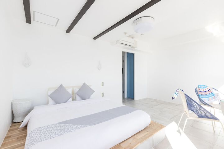 Room 13 of 48