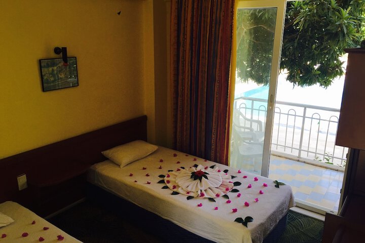 Room 5 of 14