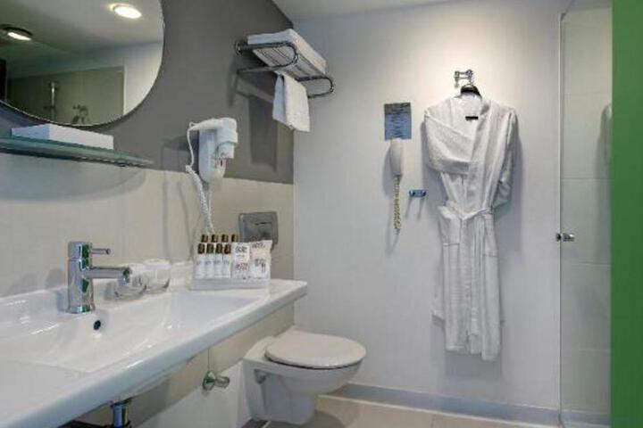 Photo 16
