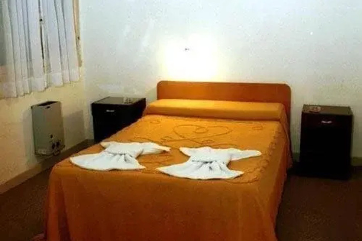 Room 4 of 4