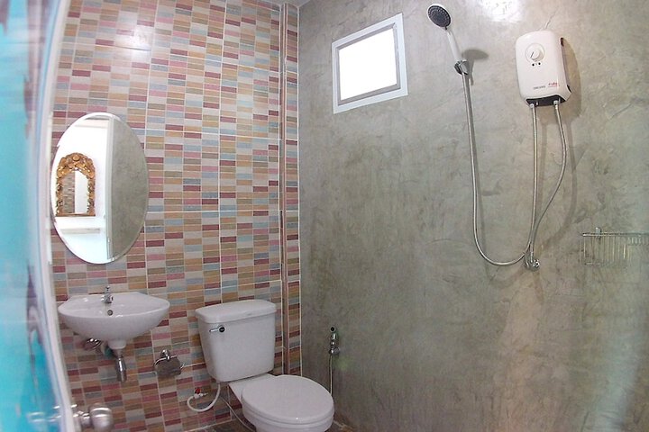 Room 14 of 18