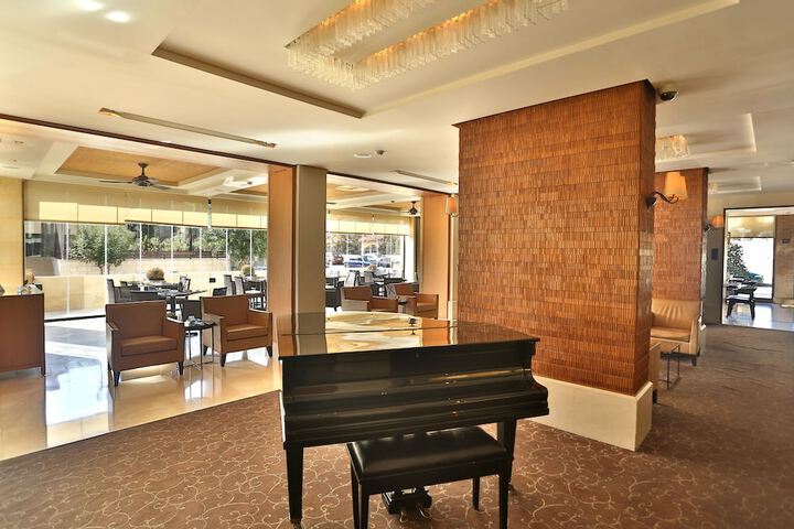 Guest Lobby